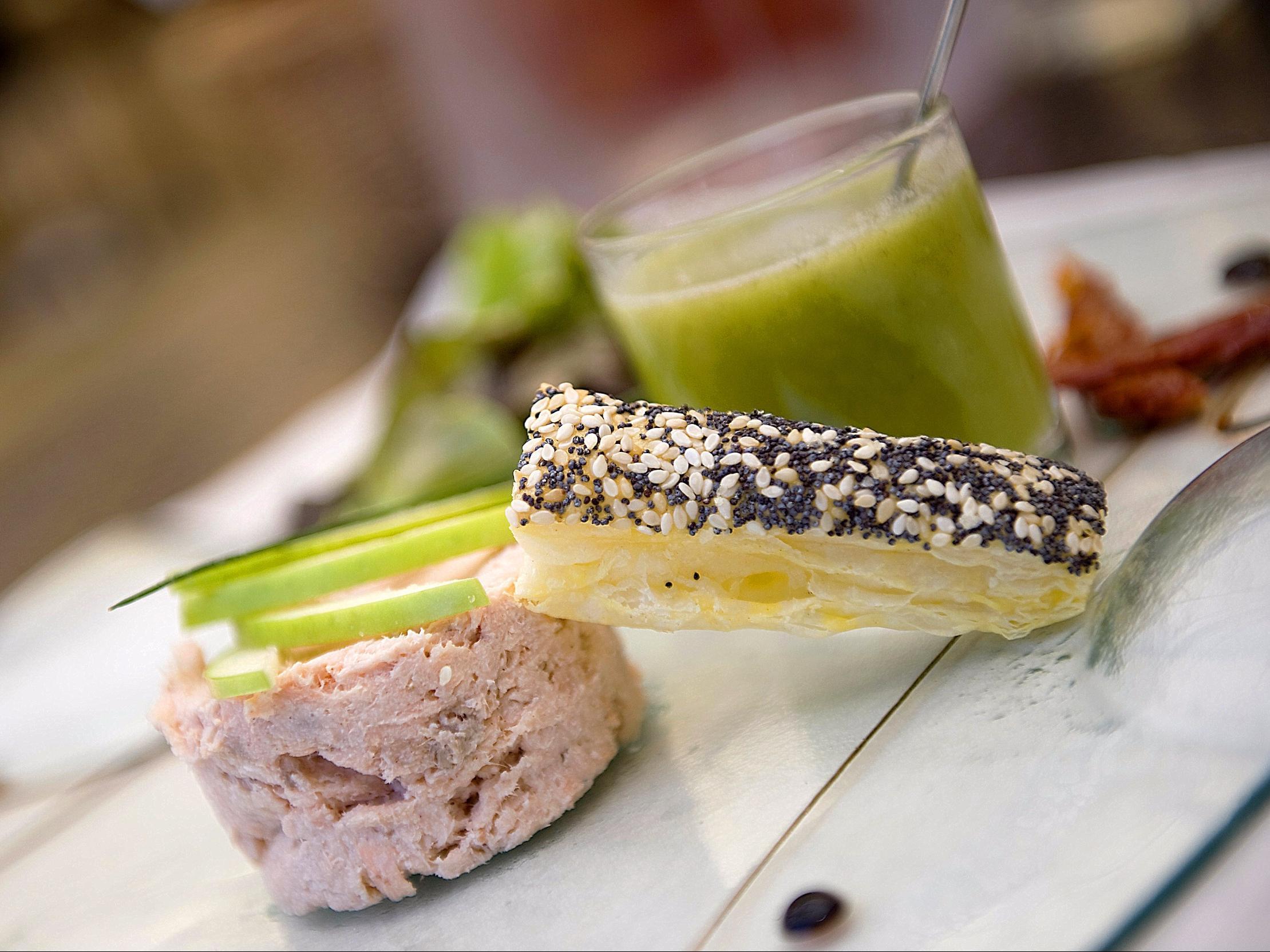 Logis Le Printemps Hotel Restaurant - Montelimar Exterior photo
